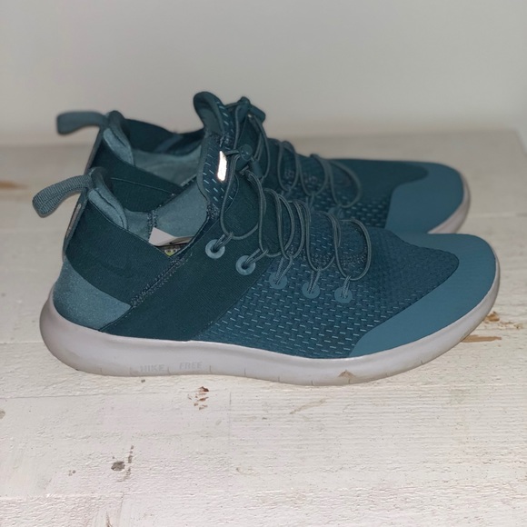 Nike Free Running Shoes - Picture 5 of 7